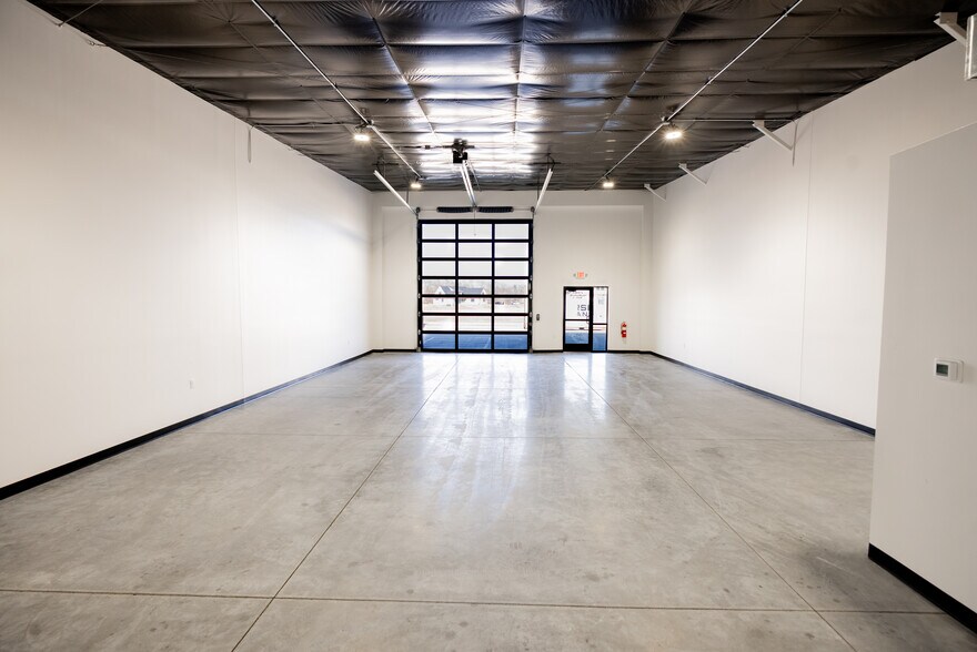 23915 SW St, Waterloo, NE à louer - Photo du bâtiment - Image 3 de 13
