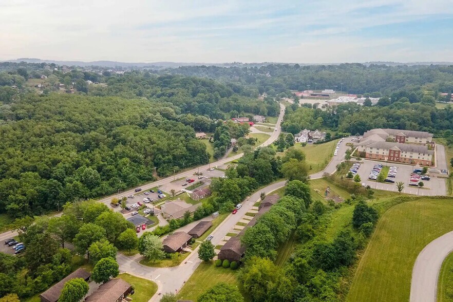 101-404 Cedar Hill Dr, McMurray, PA à vendre - Photo du bâtiment - Image 2 de 8