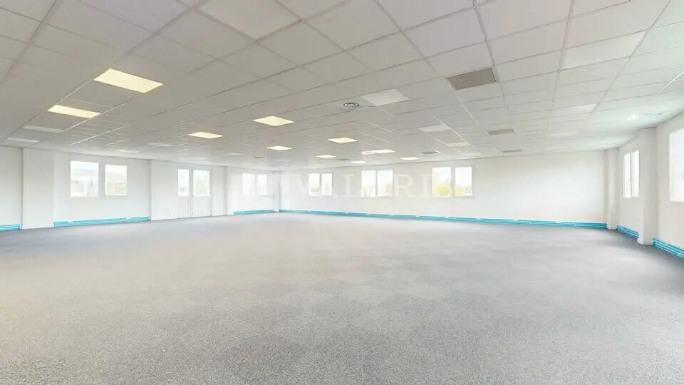 Bureau dans Bron à vendre - Photo du bâtiment - Image 3 de 7