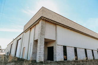 14099 US Highway 15 501, Aberdeen, NC for lease Building Photo- Image 2 of 9