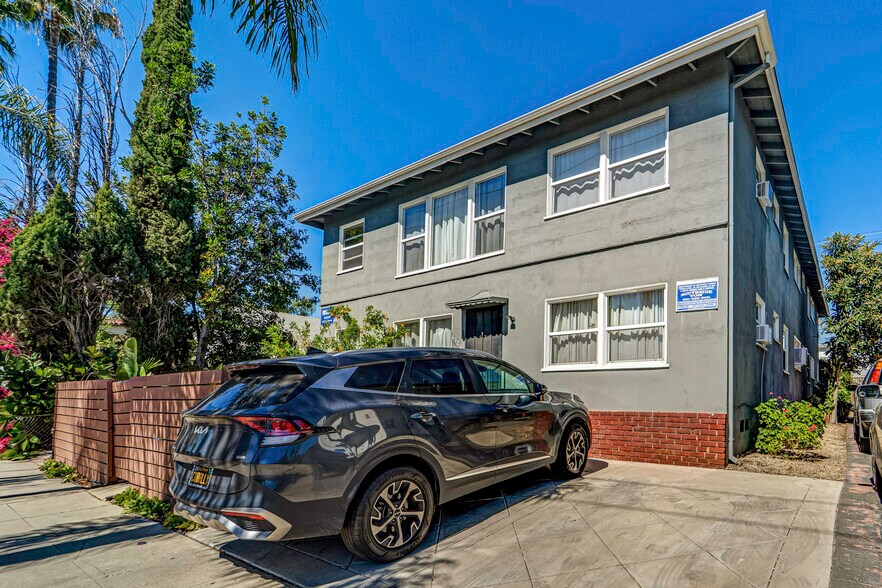 6127 Romaine St, Los Angeles, CA à vendre - Photo du bâtiment - Image 3 de 66