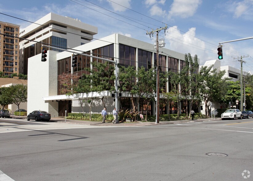 301 Almeria Ave, Coral Gables, FL for lease - Building Photo - Image 2 of 7