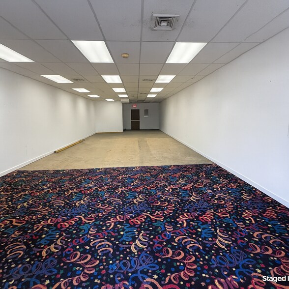 46520 County Road 48, Southold, NY à louer - Photo du bâtiment - Image 3 de 8