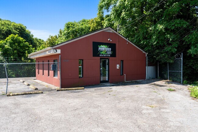 Plus de détails pour 5409 Charlotte Pike, Nashville, TN - Commerce de détail à louer