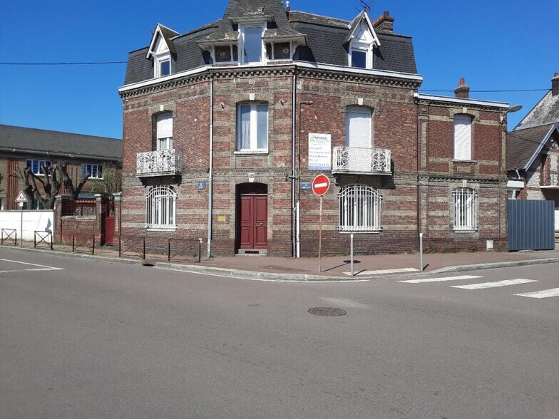 Office in Rouen for lease - Building Photo - Image 1 of 10