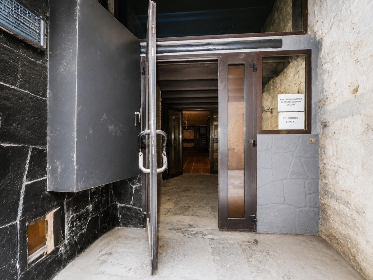 Manresa, BAR 08241 - Unit Pt01 -  - Interior Photo - Image 2 of 18