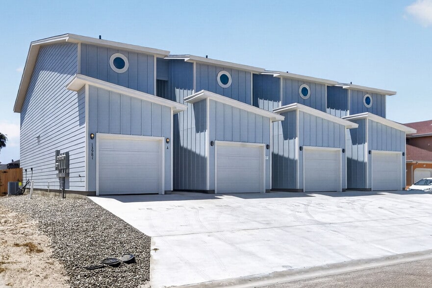 13981 Ports O Call Dr, Corpus Christi, TX for sale - Building Photo - Image 2 of 31