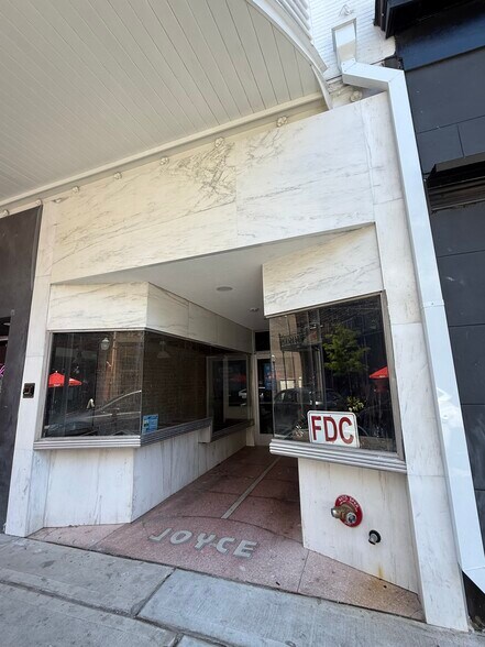 221 Dauphin St, Mobile, AL à louer - Photo du bâtiment - Image 3 de 5