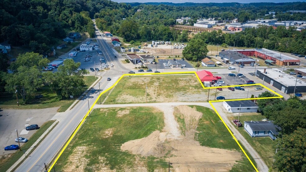 325 Dewey Ave, Cambridge, OH for sale - Building Photo - Image 3 of 17