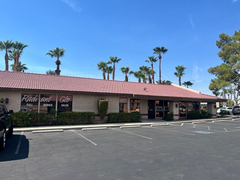 4306-4324 S Eastern Ave, Las Vegas, NV à louer - Photo du bâtiment - Image 3 de 7