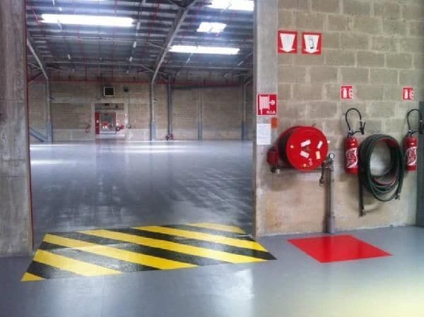 Industrial in Compans for lease Interior Photo- Image 1 of 4