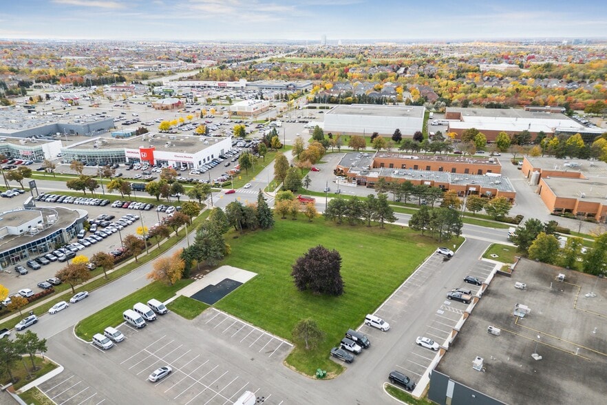 21 Van Kirk dr, Brampton, ON for sale - Building Photo - Image 2 of 3