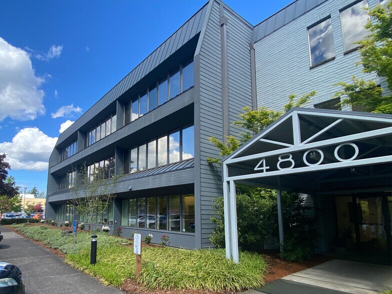 4800 SW Griffith Dr, Beaverton, OR à louer - Photo du bâtiment - Image 2 de 6