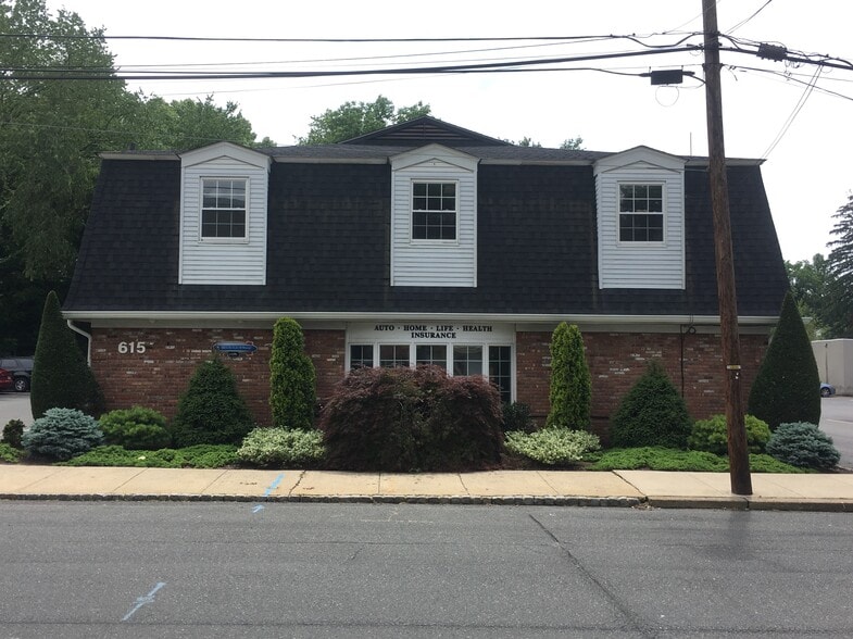 615 Sherwood Pky, Mountainside, NJ for lease - Building Photo - Image 2 of 3