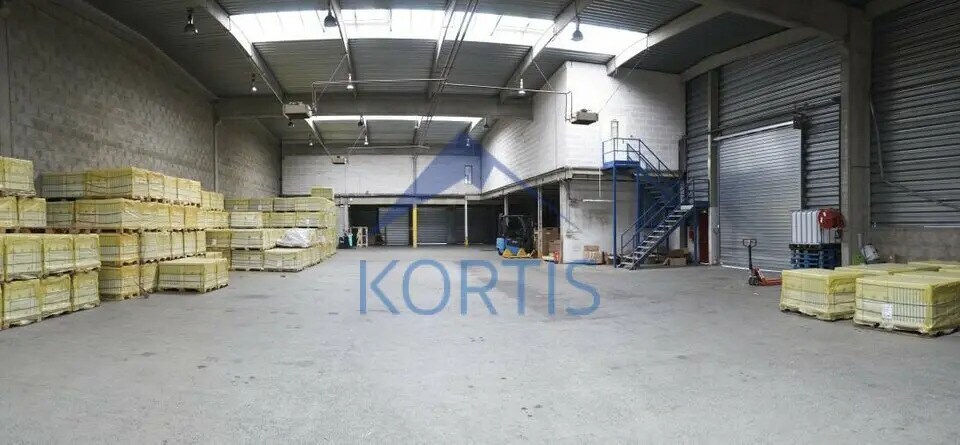 Flex in Chassieu for lease - Interior Photo - Image 2 of 5