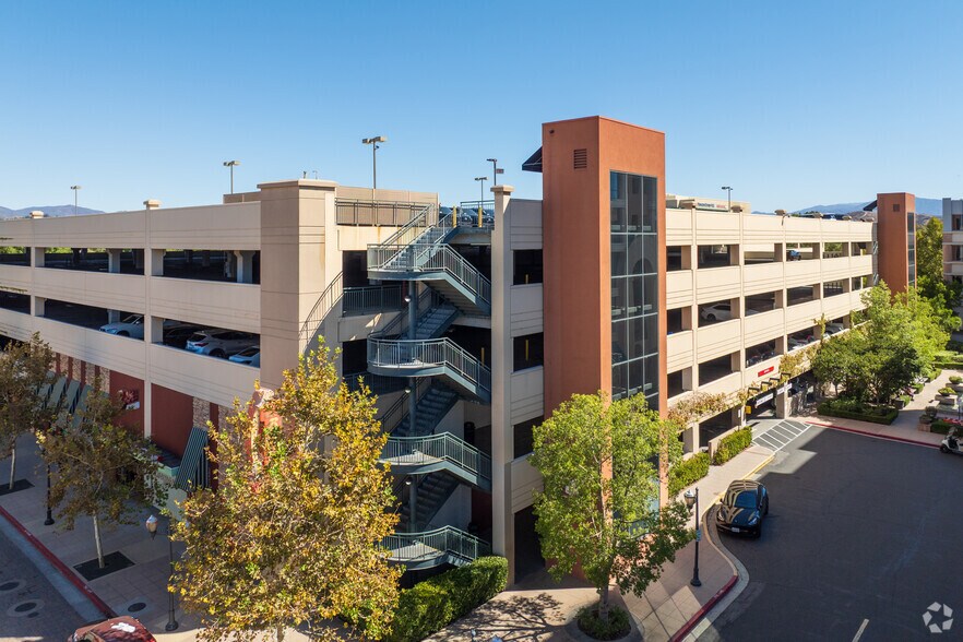 26940-26950 Theater Dr, Valencia, CA for sale - Primary Photo - Image 1 of 4