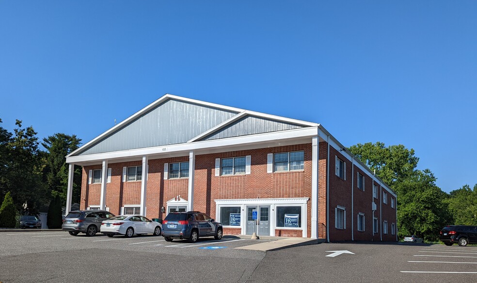 6515 Main St, Trumbull, CT for lease - Building Photo - Image 1 of 1