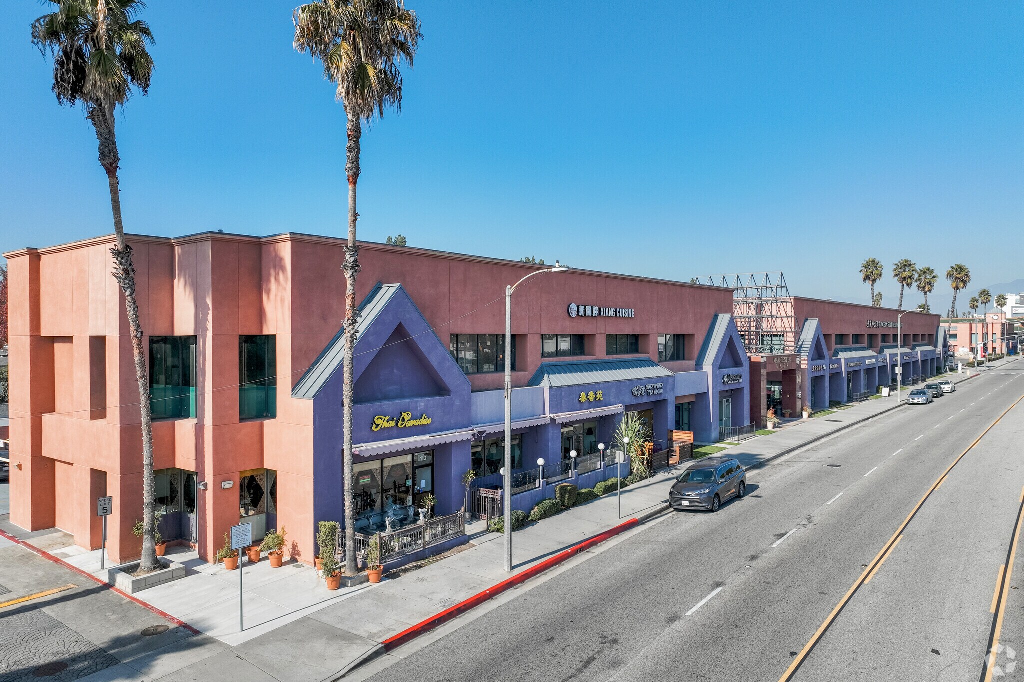 145 N Atlantic Blvd, Monterey Park, CA à louer Photo du bâtiment- Image 1 de 15