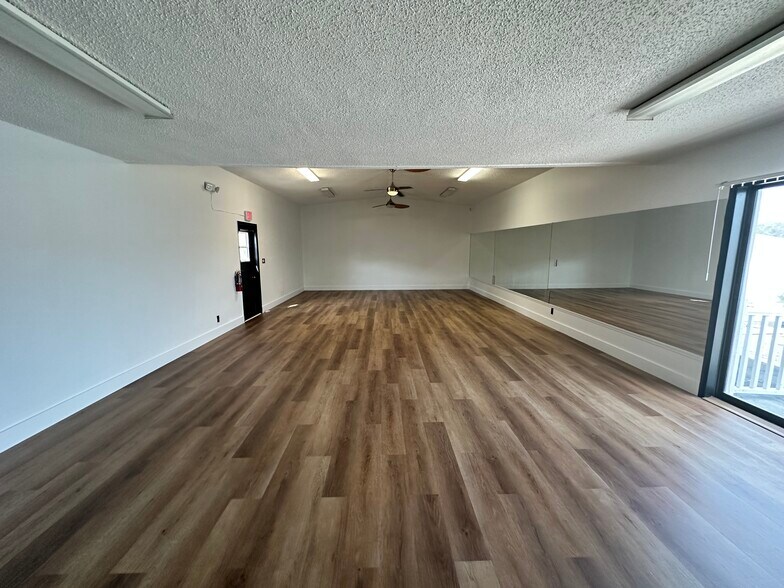 1888 S Pinellas Ave, Tarpon Springs, FL à louer - Photo du bâtiment - Image 3 de 5