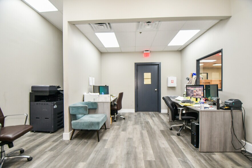 10860 Rockley Rd, Houston, TX for sale - Interior Photo - Image 3 of 16