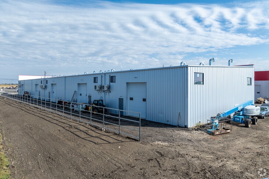 285127 Frontier Rd, Calgary, AB for lease - Building Photo - Image 3 of 3