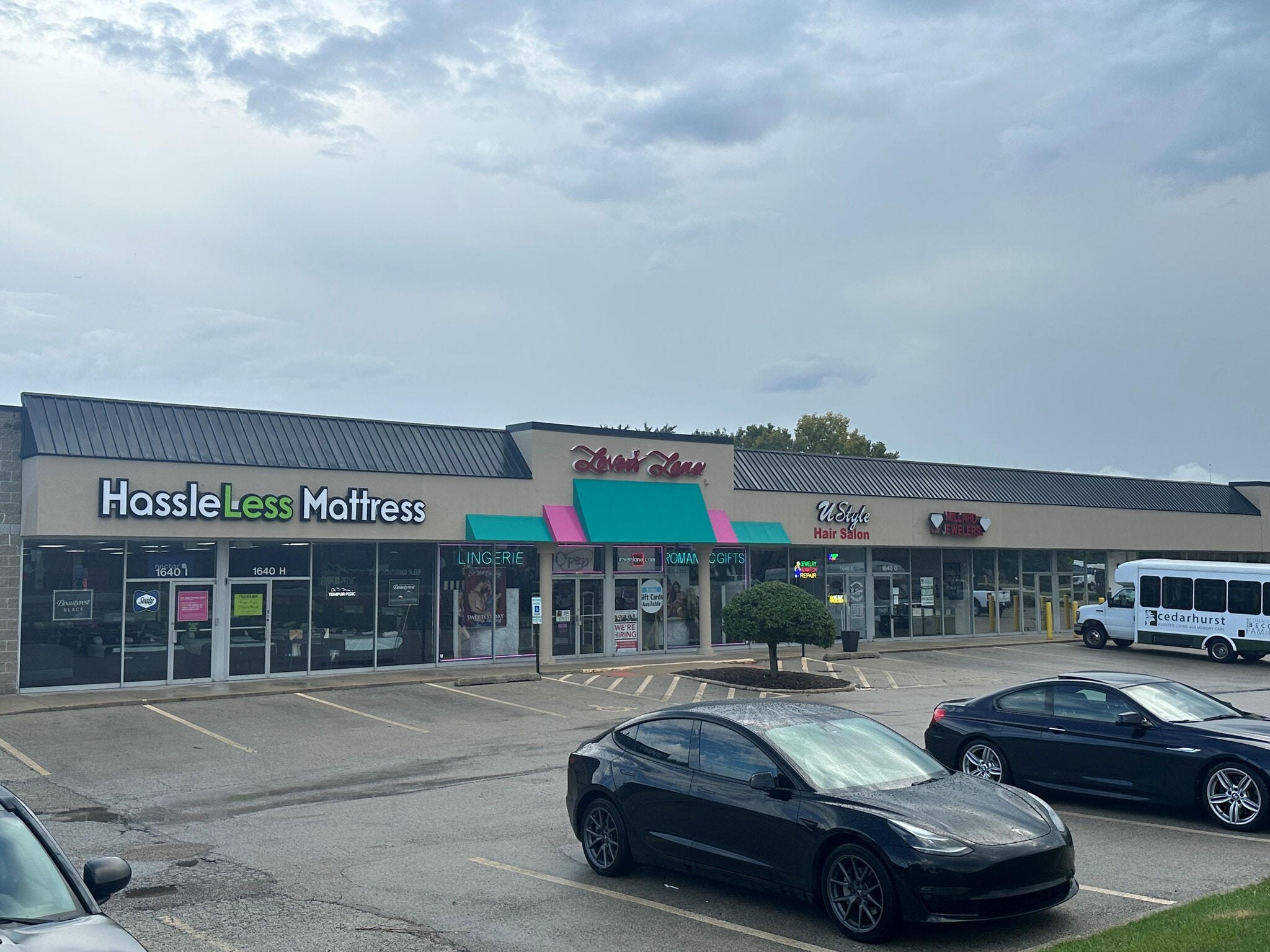 1640 75th, Downers Grove, IL for lease Primary Photo- Image 1 of 4
