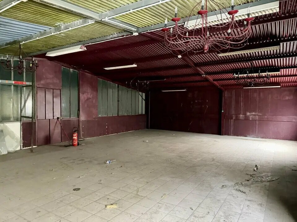 Commerce de détail dans Saint-Denis à vendre Photo du bâtiment- Image 1 de 16