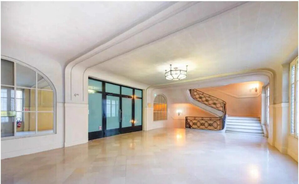 14 Boulevard Poissonnière, Paris à louer - Photo du bâtiment - Image 2 de 15