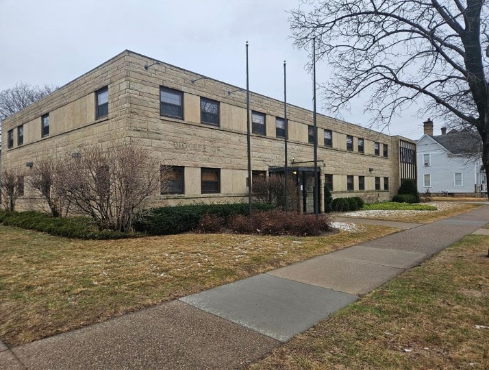 176 8th St, Winona, MN à vendre - Photo principale - Image 1 de 9