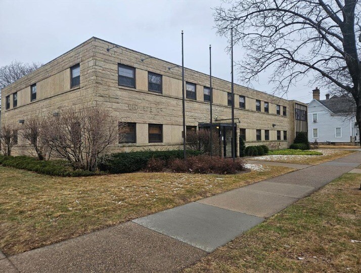 176 8th St, Winona, MN for sale - Primary Photo - Image 1 of 9