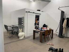 4701 Van Dam St, Long Island City, NY for lease - Commercial Listing Video 