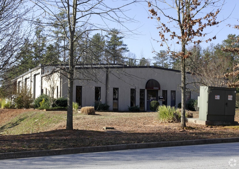 6694 Oak Ridge Commerce Way, Austell, GA for lease - Building Photo - Image 2 of 3