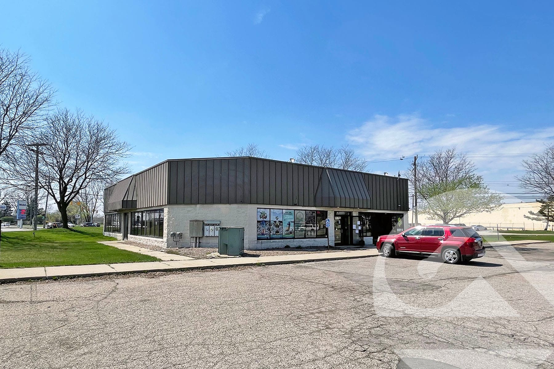 28000 Groesbeck Hwy, Roseville, MI for lease Building Photo- Image 1 of 2