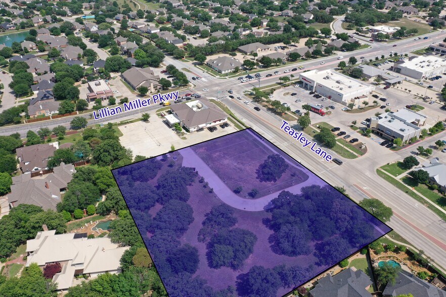 3111 Teasley Ln, Denton, TX à louer - Photo du bâtiment - Image 1 de 4