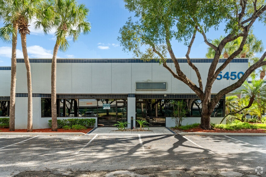 5440 NW 33rd Ave, Fort Lauderdale, FL for lease - Interior Photo - Image 3 of 8