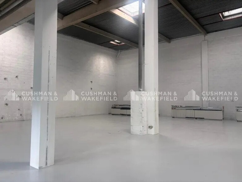 Chemin De La Bastide Blanche, Vitrolles for lease - Interior Photo - Image 2 of 8