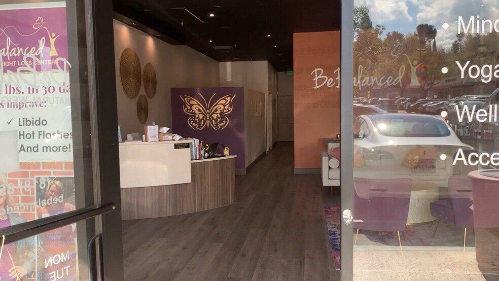 21733-21841 Ventura Blvd, Woodland Hills, CA for lease - Commercial Listing Video - Image 2 of 14