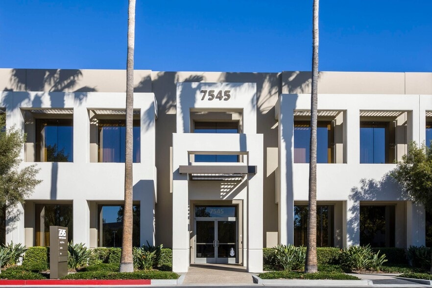 7525 Irvine Center Dr, Irvine, CA for lease - Primary Photo - Image 3 of 24
