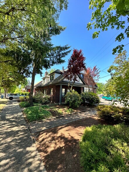 1675 Winter St NE, Salem, OR à louer - Photo du bâtiment - Image 2 de 7