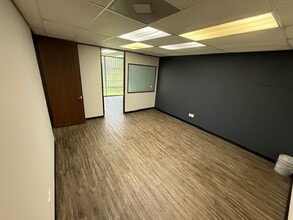 1717 Turning Basin Dr, Houston, TX for lease Building Photo- Image 2 of 7