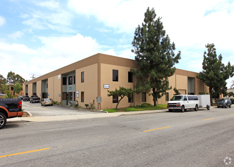 1961-1977 Obispo Ave, Signal Hill, CA for sale - Building Photo - Image 1 of 1