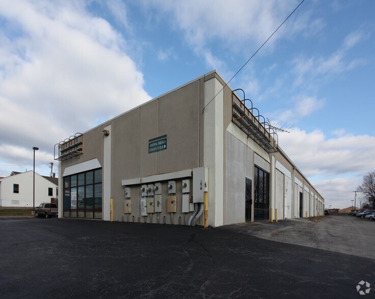 7609 Raytown Rd, Raytown, MO à louer - Photo du bâtiment - Image 3 de 3