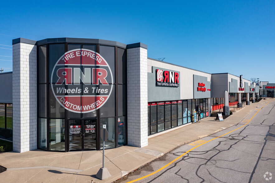 4394 Eastgate Square Dr, Cincinnati, OH for lease - Building Photo - Image 1 of 5