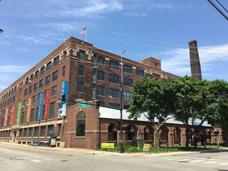 1200 W 35th St, Chicago, IL à louer - Photo du bâtiment - Image 2 de 26