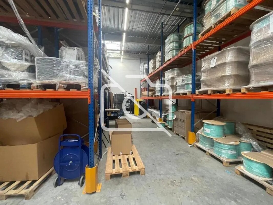 Industrial in Lisses for sale Primary Photo- Image 1 of 6