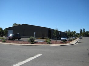424 Epley Dr, Yuba City, CA for lease Building Photo- Image 1 of 1