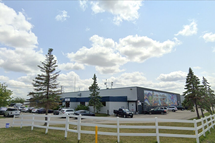 154 Paramount Rd, Winnipeg, MB for lease - Building Photo - Image 2 of 3