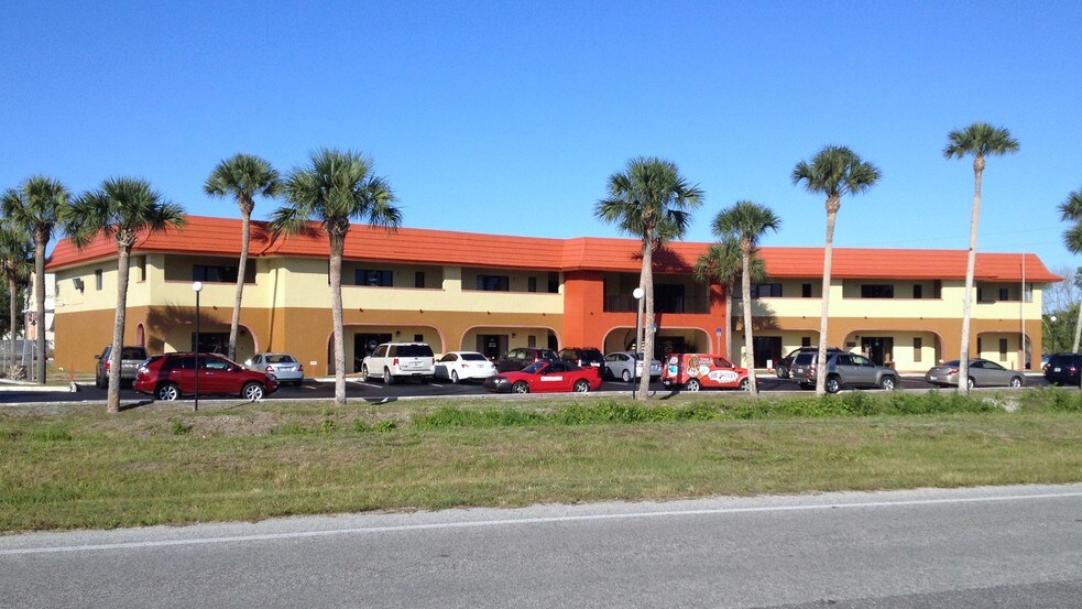 551 S Apollo Blvd, Melbourne, FL à louer - Photo du bâtiment - Image 2 de 13