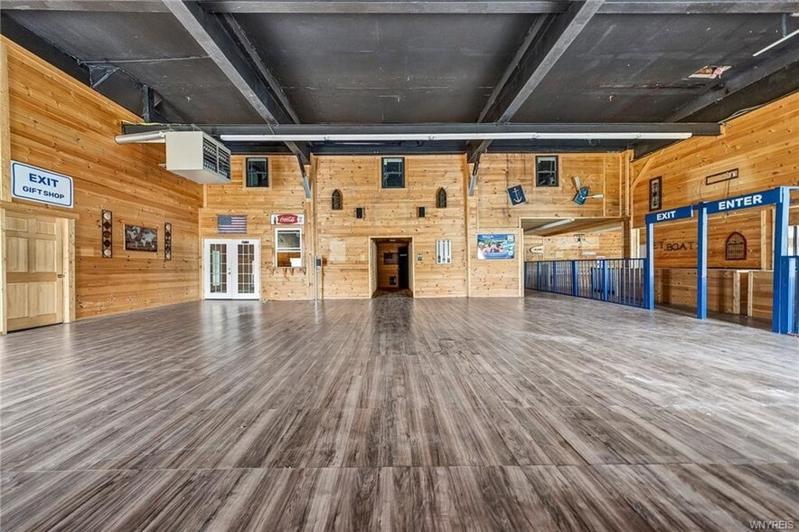 555 Water St, Youngstown, NY for sale - Building Photo - Image 3 of 15