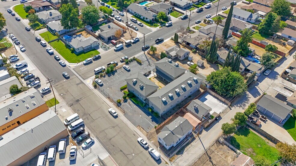 410 Pine St, Ripon, CA à vendre - Photo du bâtiment - Image 2 de 28